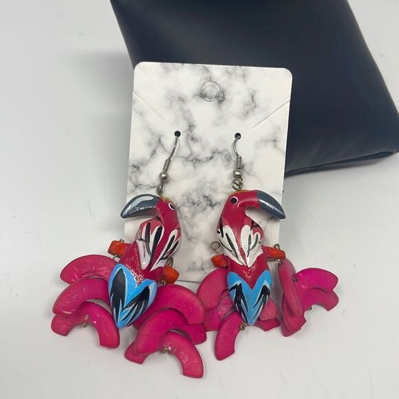Vinatge Handmade Pink Wood Parrot Earring - Picture 2 of 6